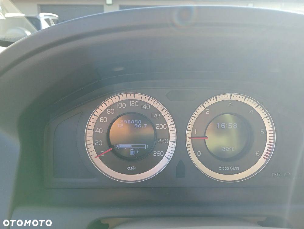 Volvo XC 60 2.4D Kinetic - 8