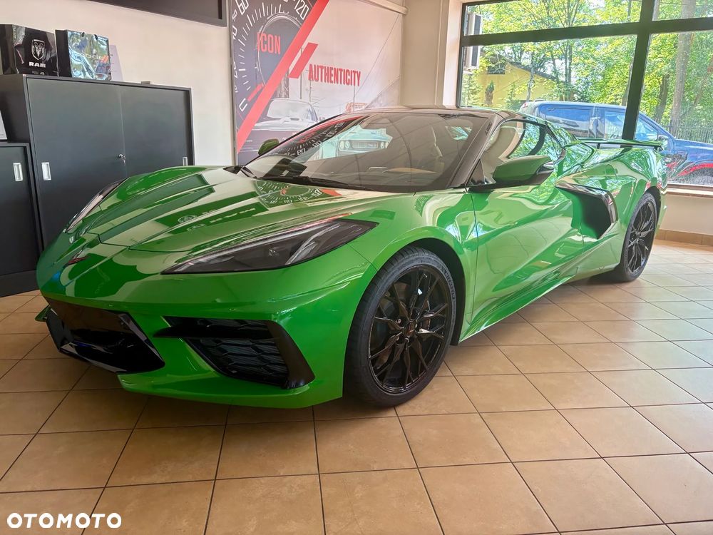 Chevrolet Corvette - 24
