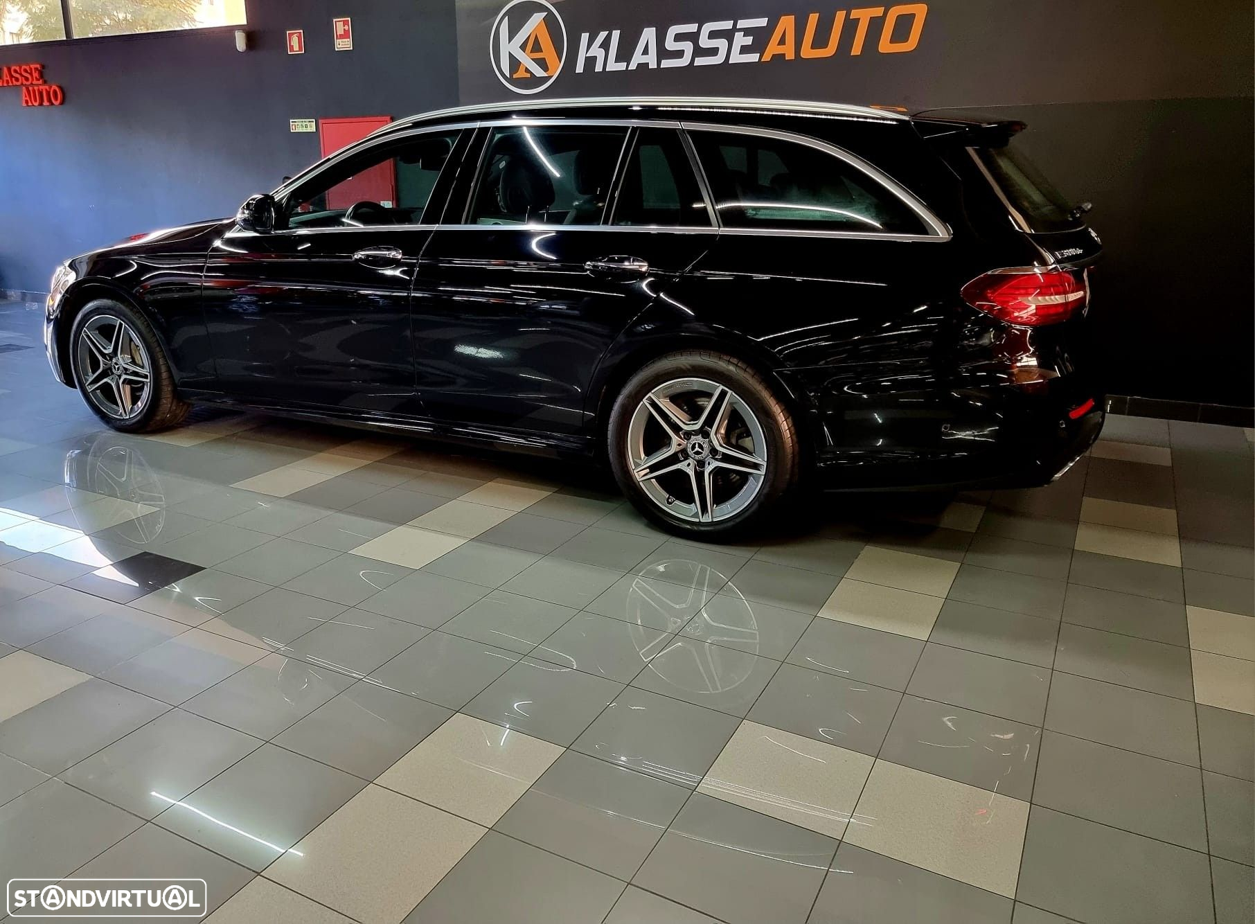 Mercedes-Benz E 300 de AMG Line - 4