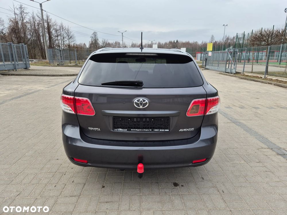 Toyota Avensis 1.8 Sol - 5