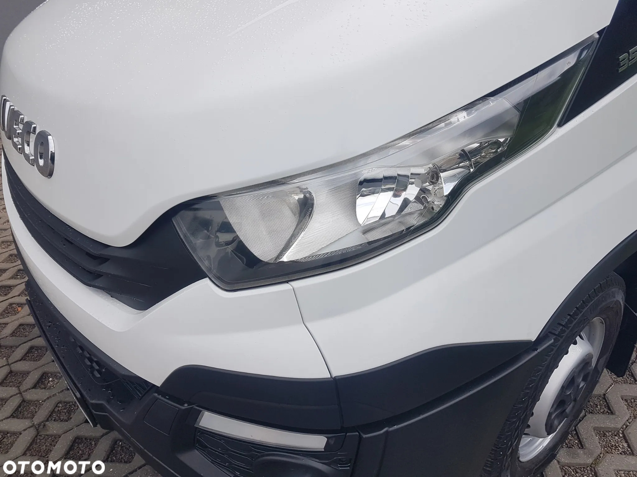 Iveco DAILY 3,0 KLIMA 8EP KONTENER 4,22x2,10x2,11 AC KRAJOWY DMC 3500 KG 35S15 - 17