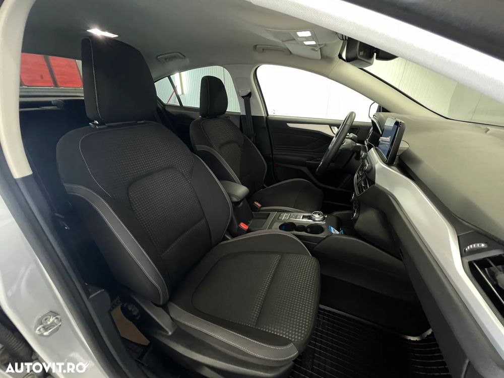 Ford Focus 1.0 EcoBoost Trend Edition - 11