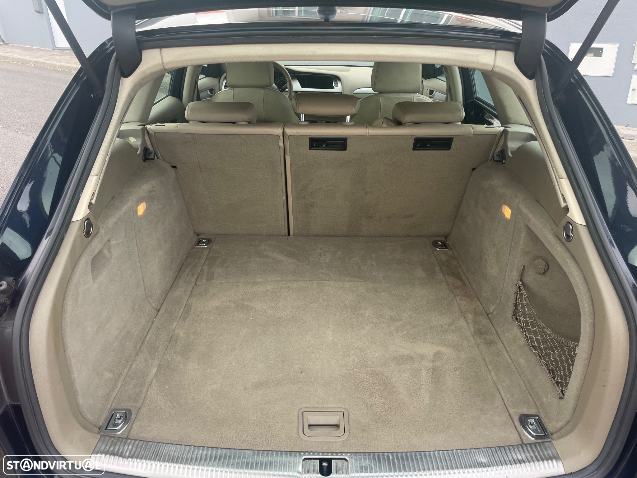 Audi A4 Avant 2.0 TDI Advance - 6