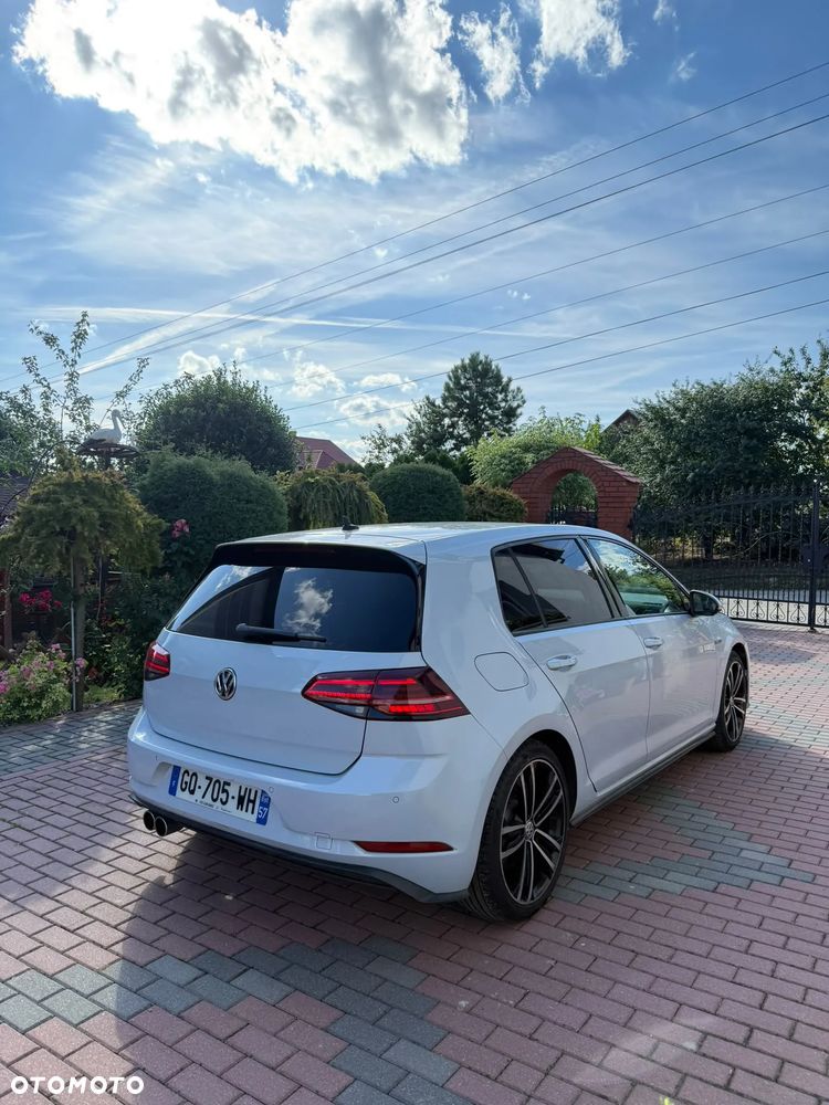Volkswagen Golf - 24