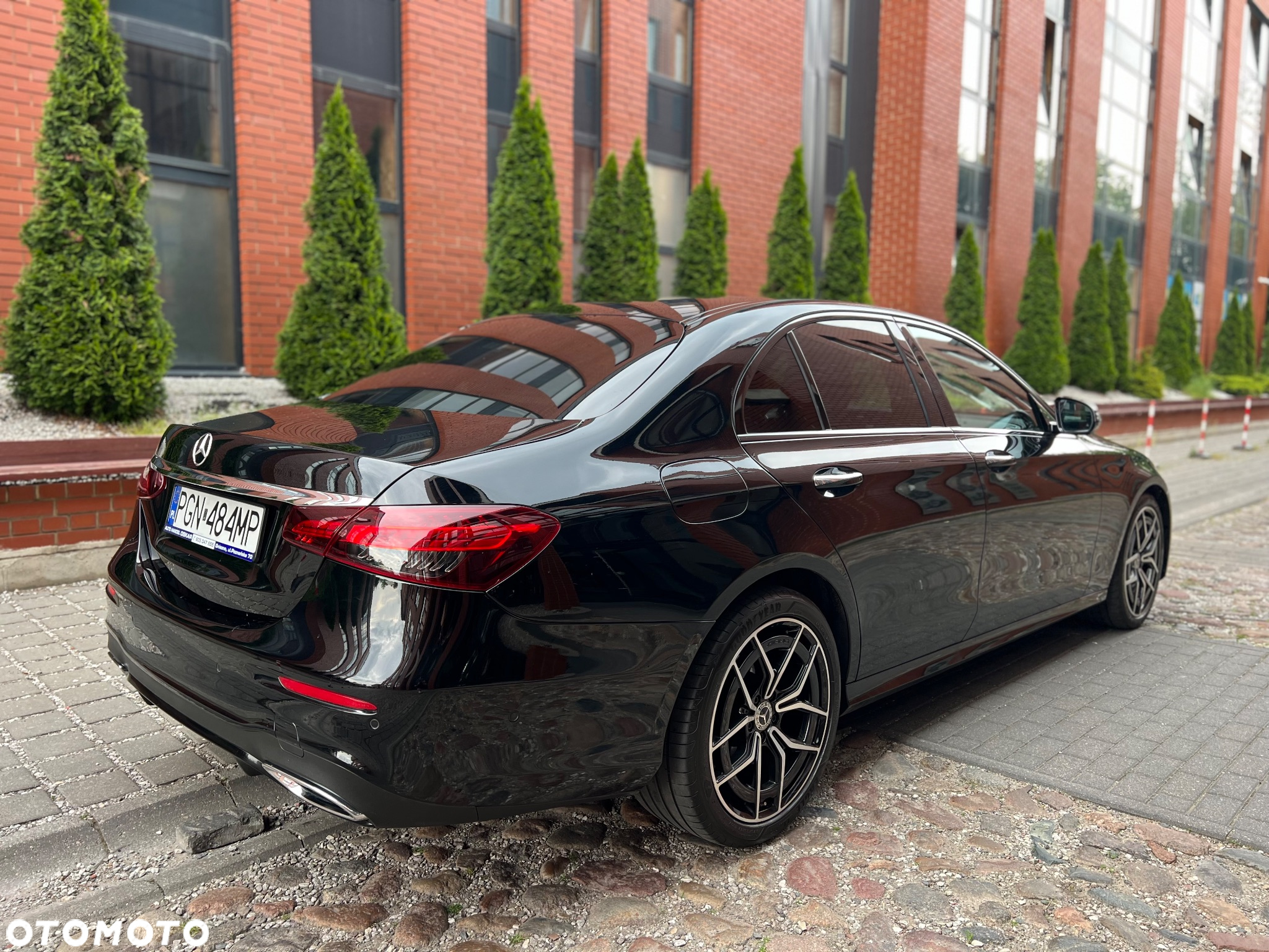 Mercedes-Benz Klasa E 220 d 9G-TRONIC AMG Line - 6