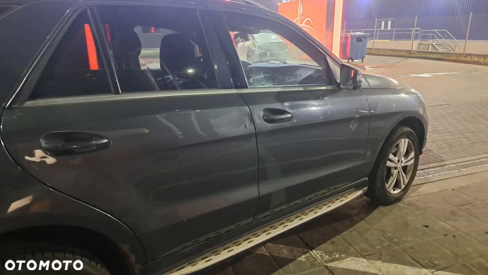 Mercedes-Benz ML 350 4MATIC BlueEFFICIENCY 7G-TRONIC Edition 1 - 14