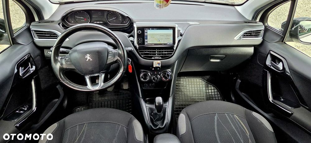 Peugeot 208 1.6 BlueHDi Allure S&S - 33