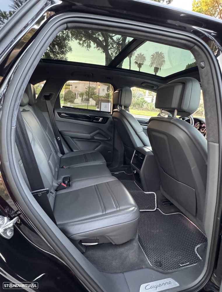 Porsche Cayenne Platinum Edition - 8