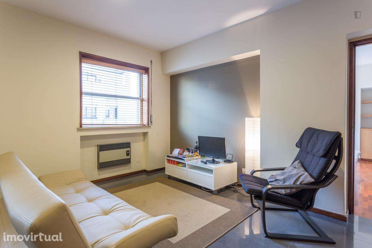 Apartamento com 1 quartos - localizado em Massarelos Porto - Grande imagem: 2/18