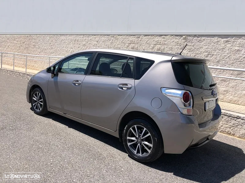 Toyota Corolla Verso - 4