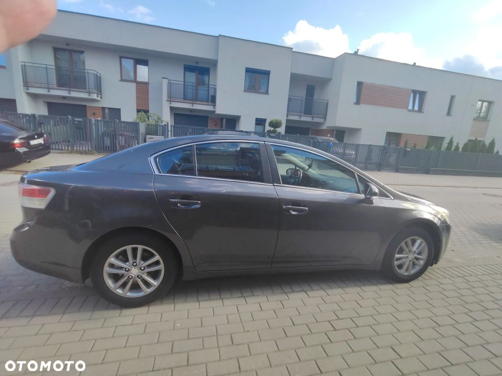 Toyota Avensis 1.6 Luna - 3