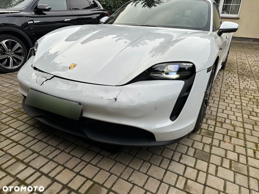 Porsche Taycan - 14
