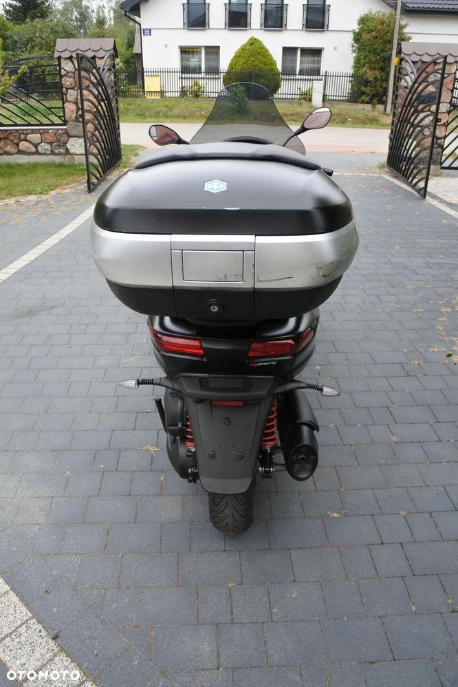 Piaggio MP-3 - 8