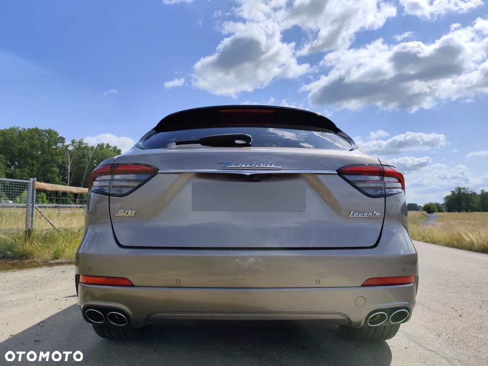 Maserati Levante S Q4 - 12