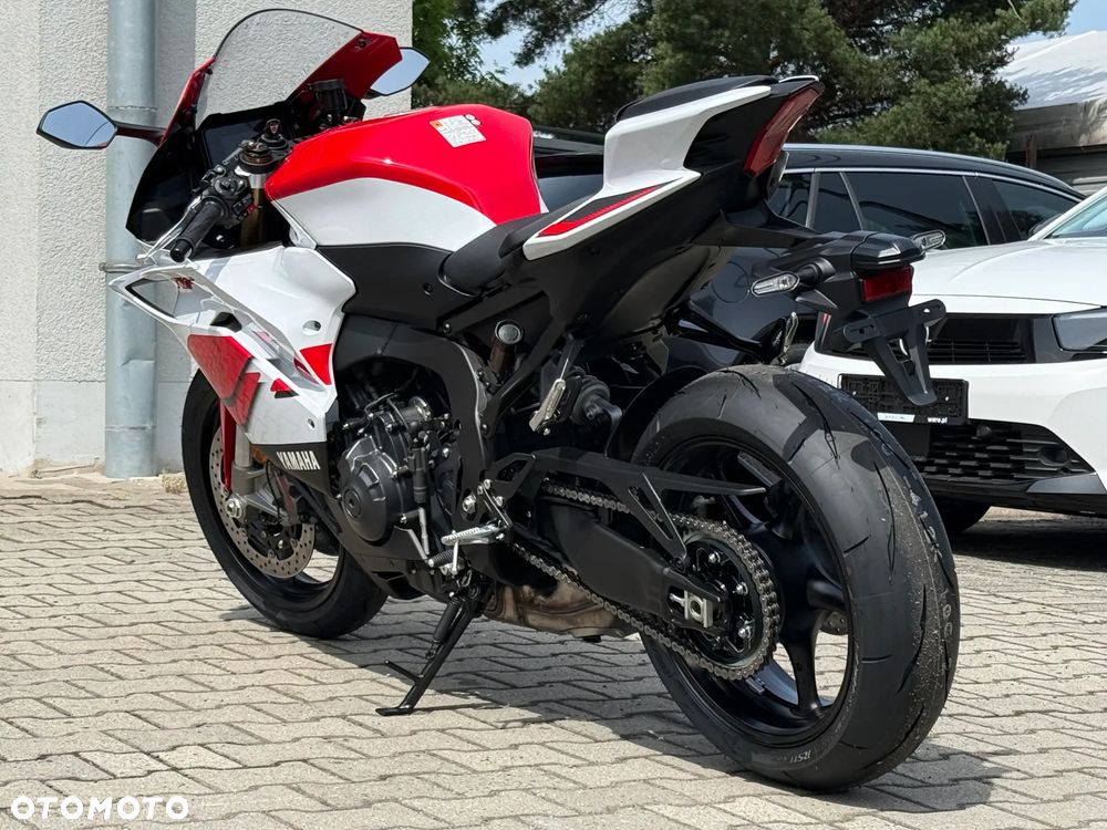 Yamaha R9 - 2