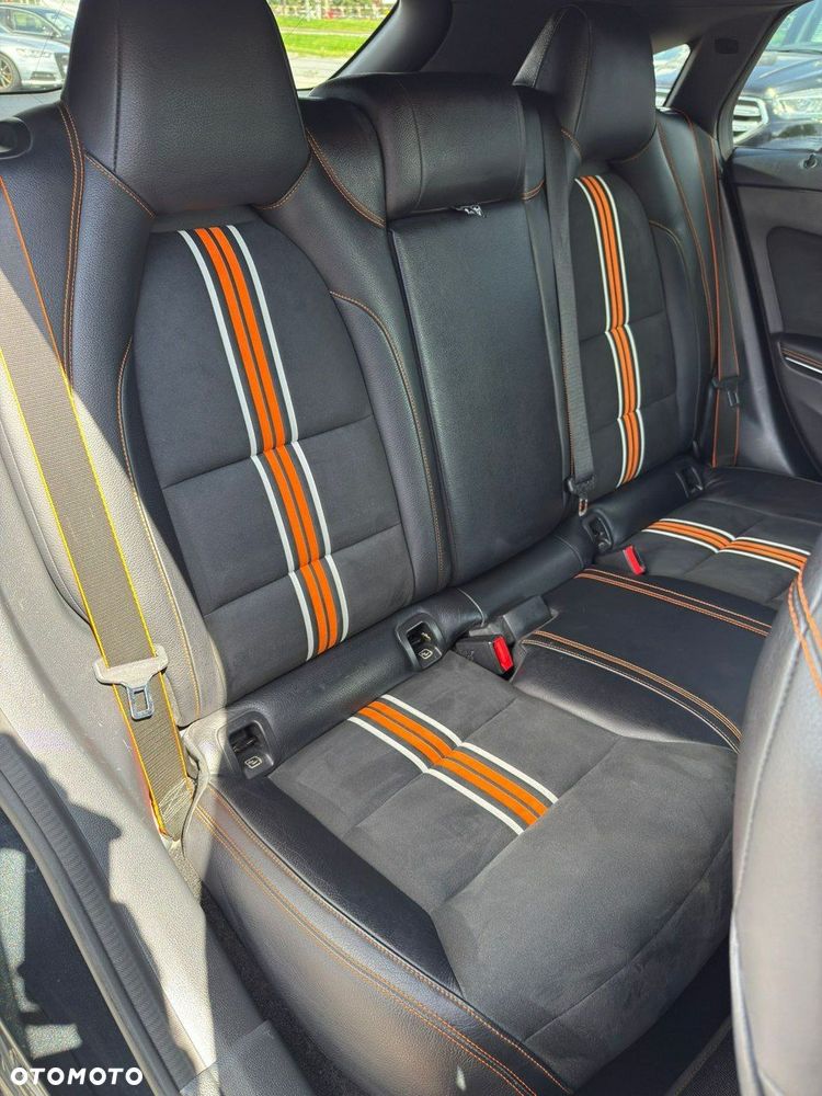Mercedes-Benz CLA Shooting Brake 220 (CDI) d 4Matic 7G-DCT Orange Art Edition - 18