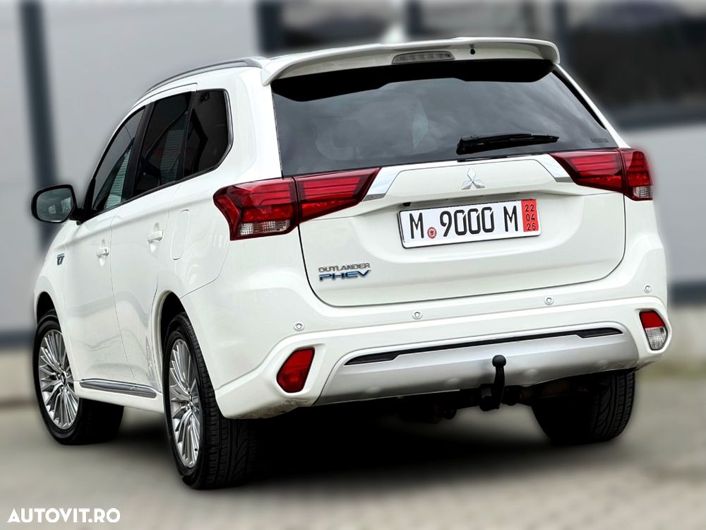 Mitsubishi Outlander - 6