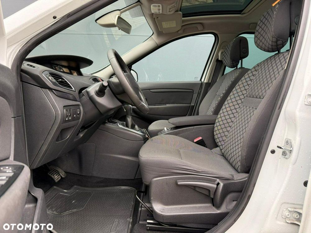 Renault Scenic 1.5 dCi Privilege EDC - 11