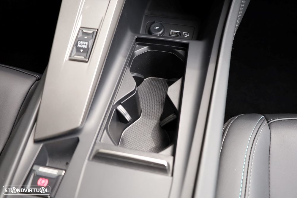 Peugeot 408 180 e-EAT8 Allure - 21