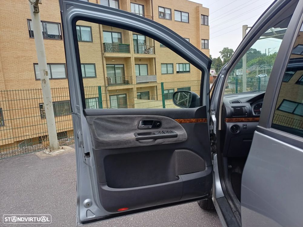 Ford Galaxy TDI Ghia - 18