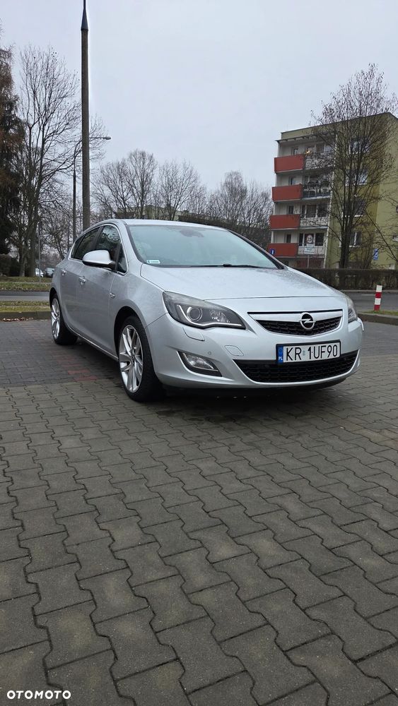 Opel Astra 1.6 T Cosmo - 2