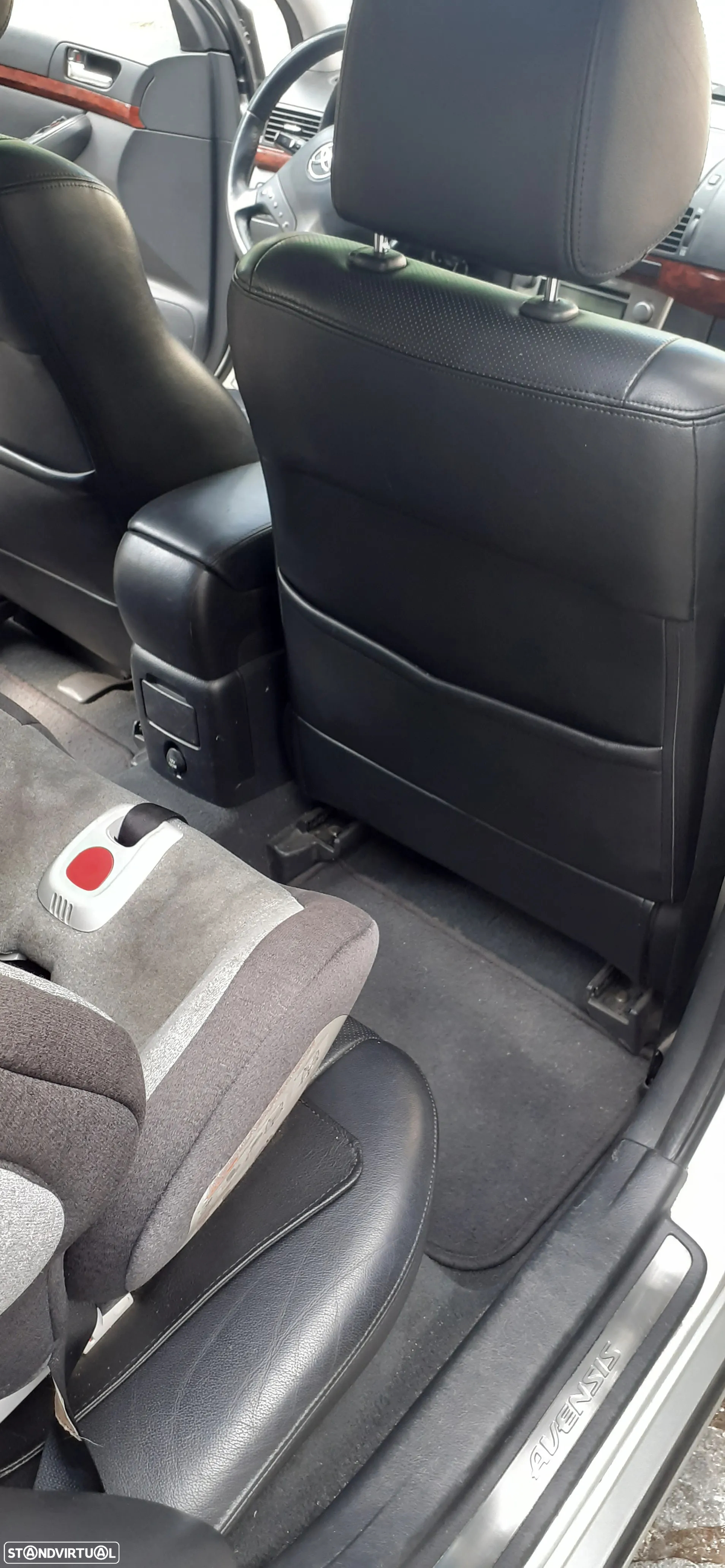 Toyota Avensis LB 2.0 D-4D Sol S/GPS - 8