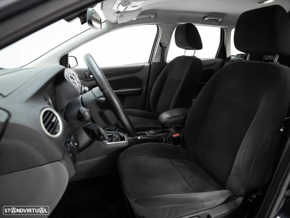 Ford Focus - 8