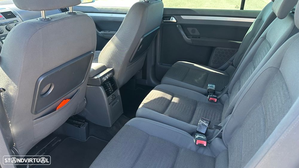 VW Touran 1.9 TDi Highline BlueM. 7L - 25
