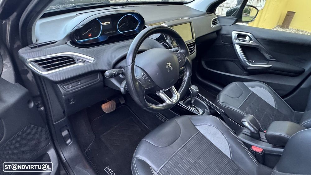 Peugeot 2008 1.2 PureTech Allure EAT6 - 11