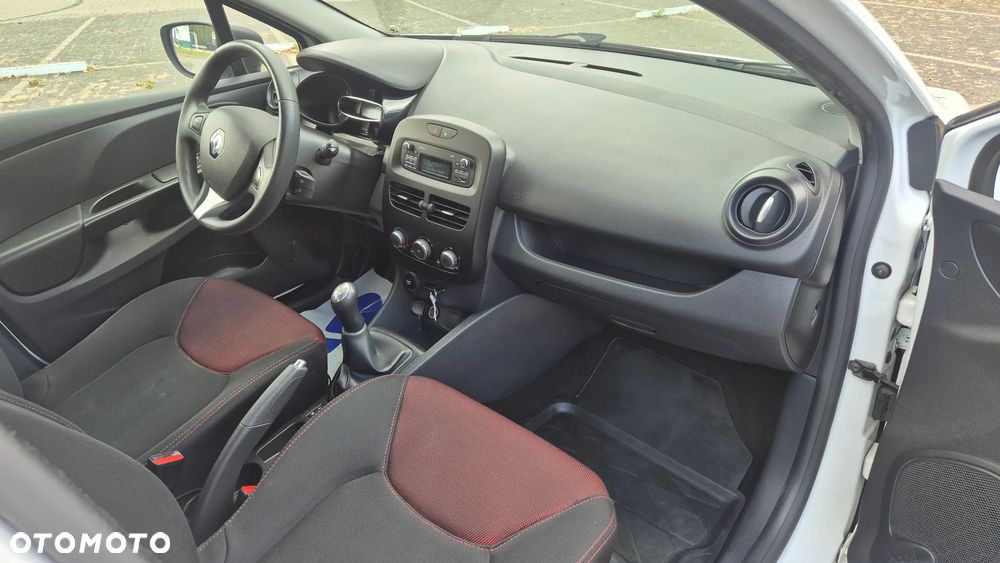 Renault Clio - 10