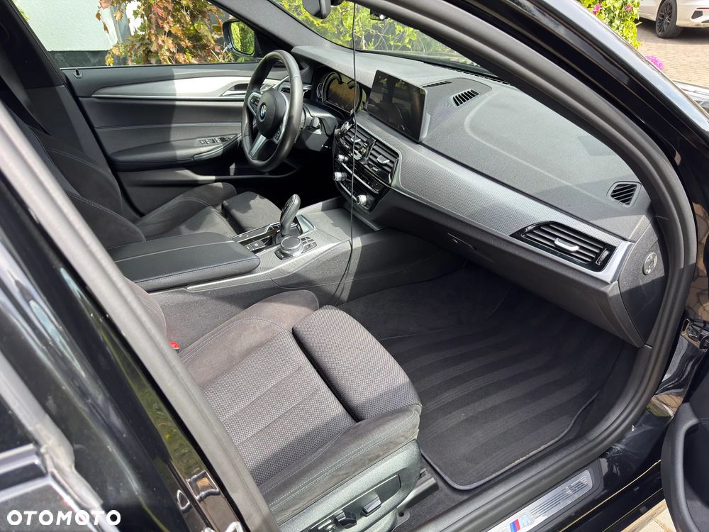 BMW Seria 5 520d xDrive - 7