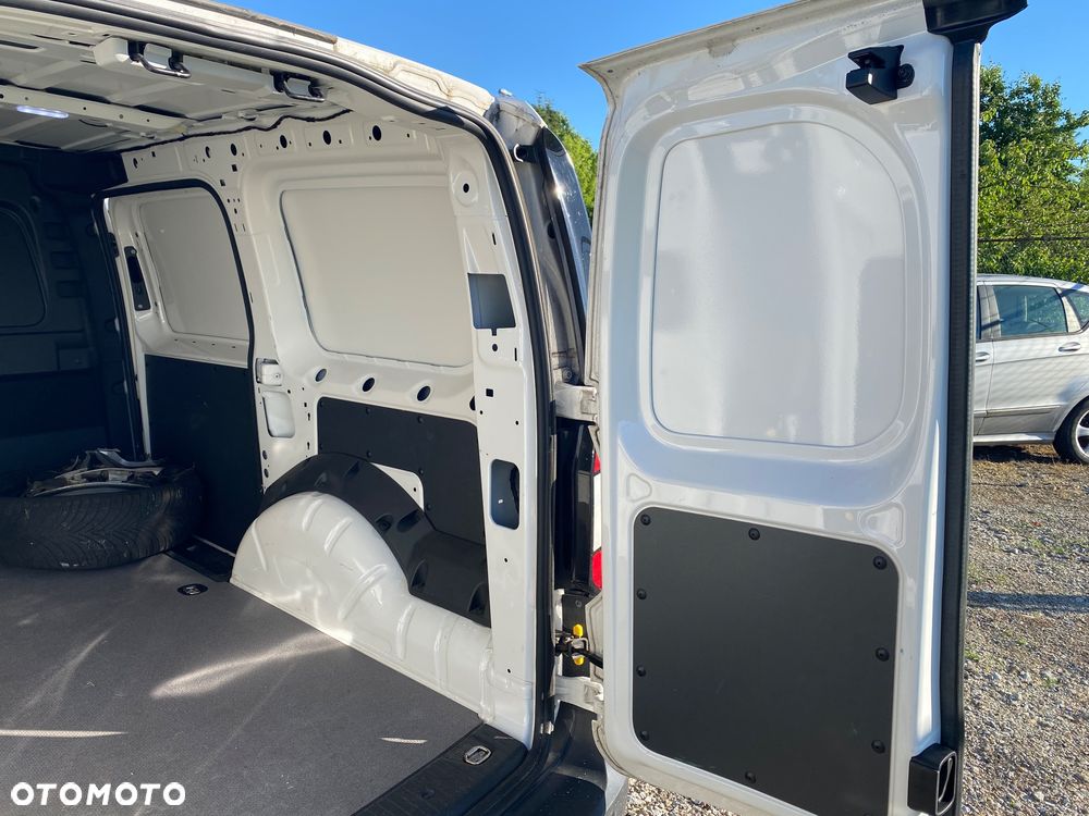 Volkswagen Caddy Long - 20