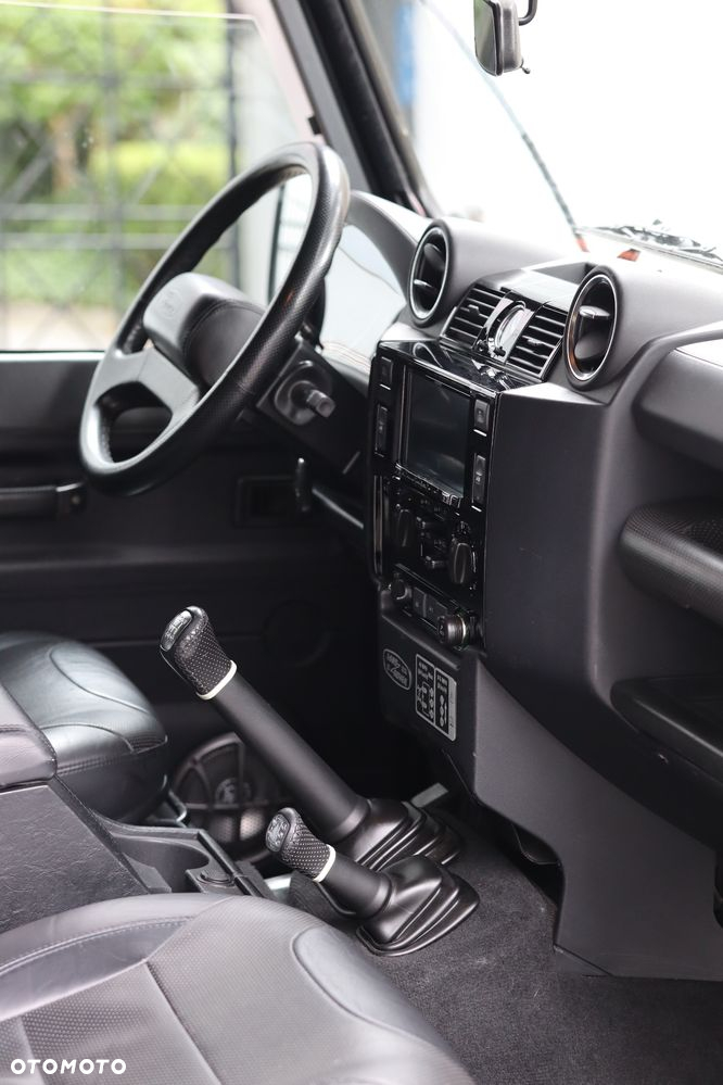 Land Rover Defender 90 2.2 TD4 E - 22