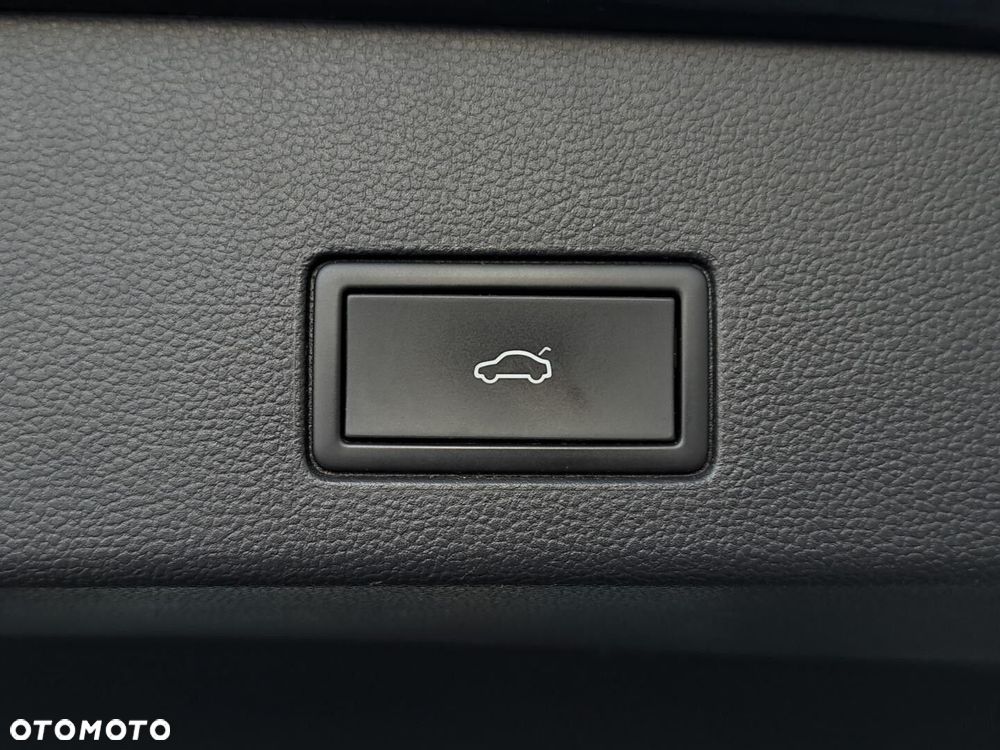 Volkswagen Golf VIII 2.0 TDI Style DSG - 36