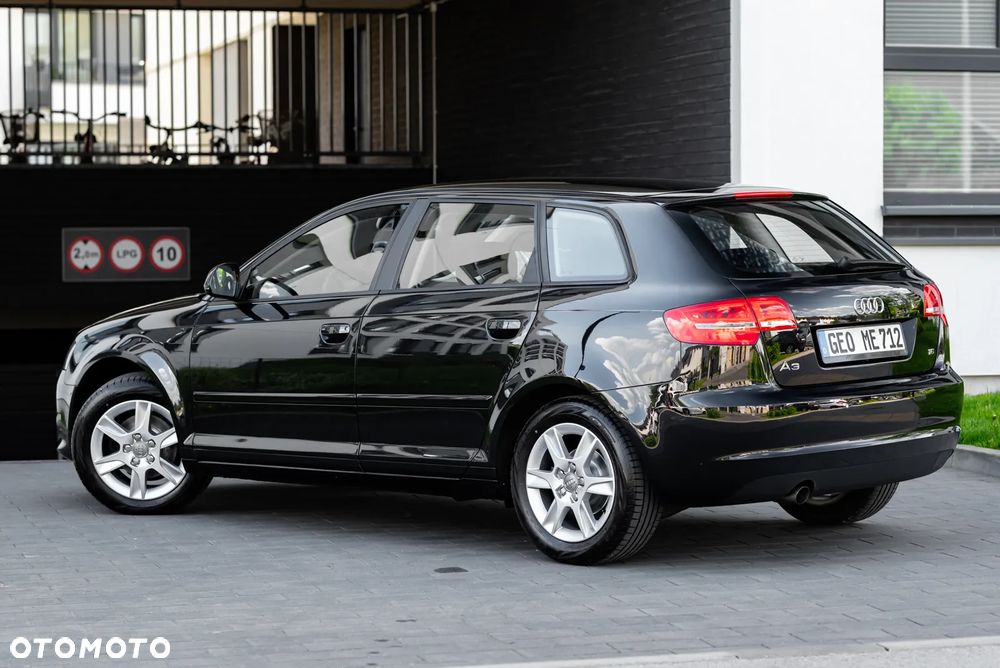 Audi A3 Sportback 1.6 Ambiente - 15