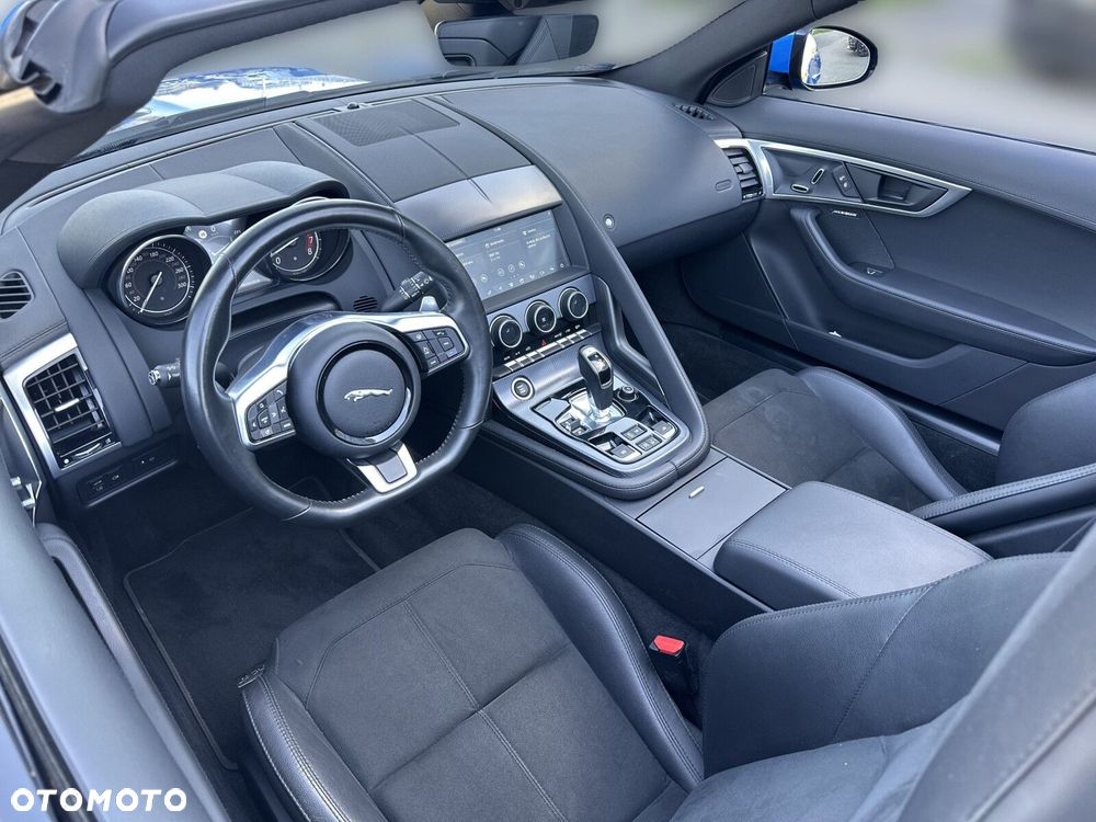 Jaguar F-Type - 10