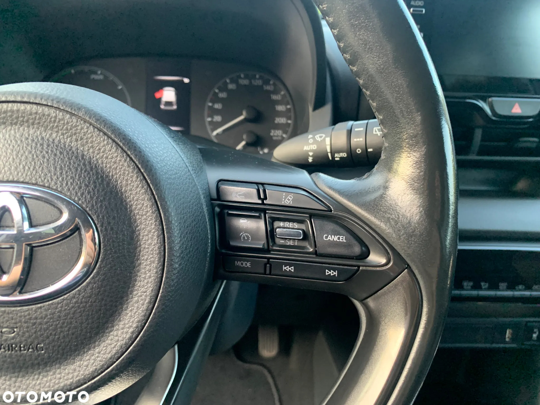 Toyota Yaris Hybrid 1.5 Executive - 27