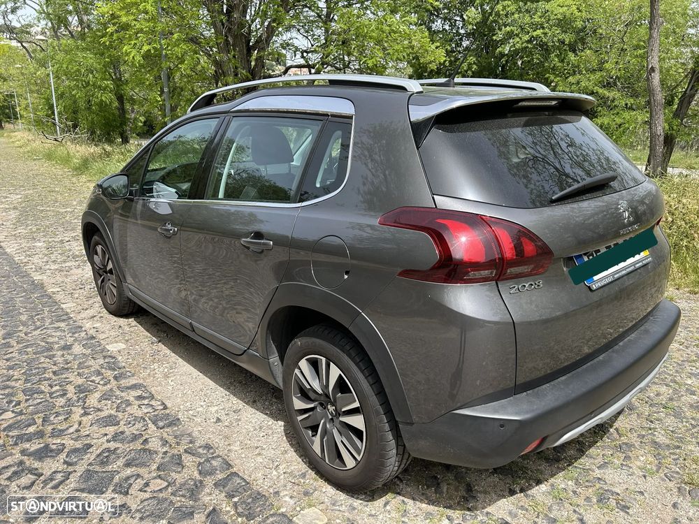 Peugeot 2008 1.2 PureTech Allure - 12