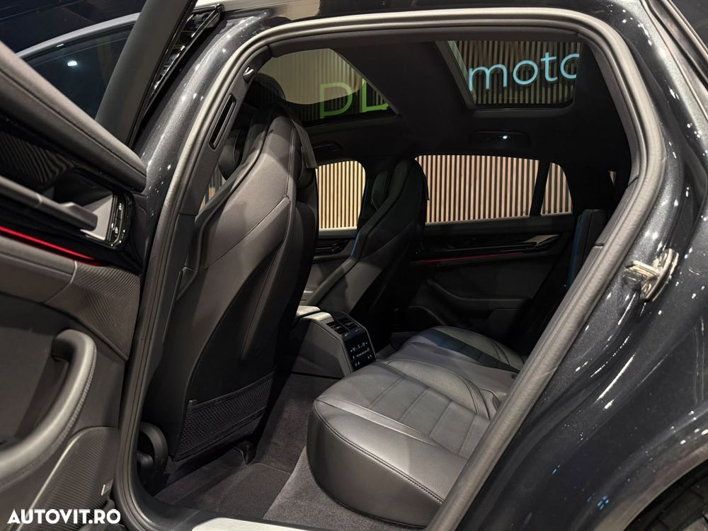 Porsche Panamera 4 E-Hybrid - 28