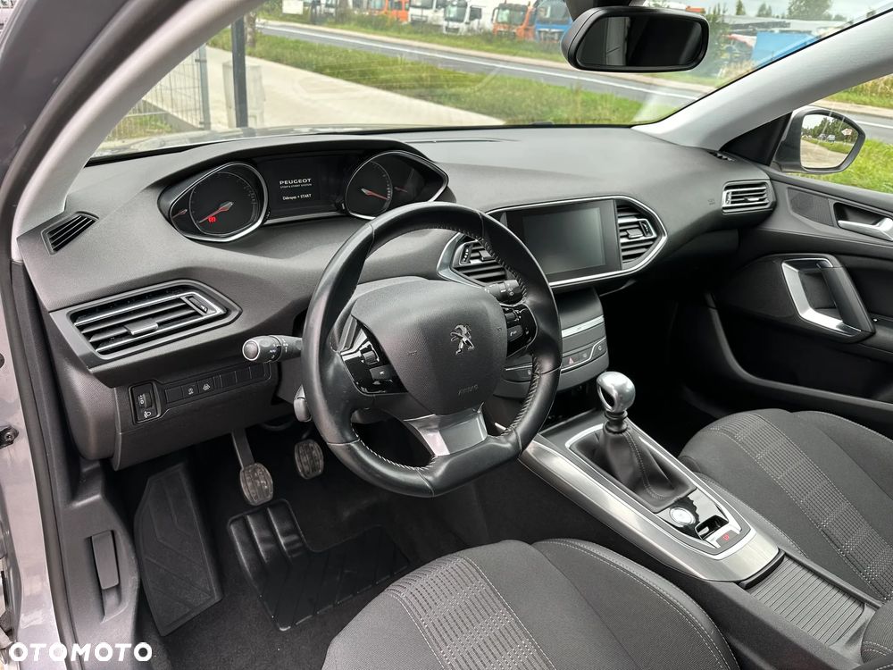 Peugeot 308 - 13