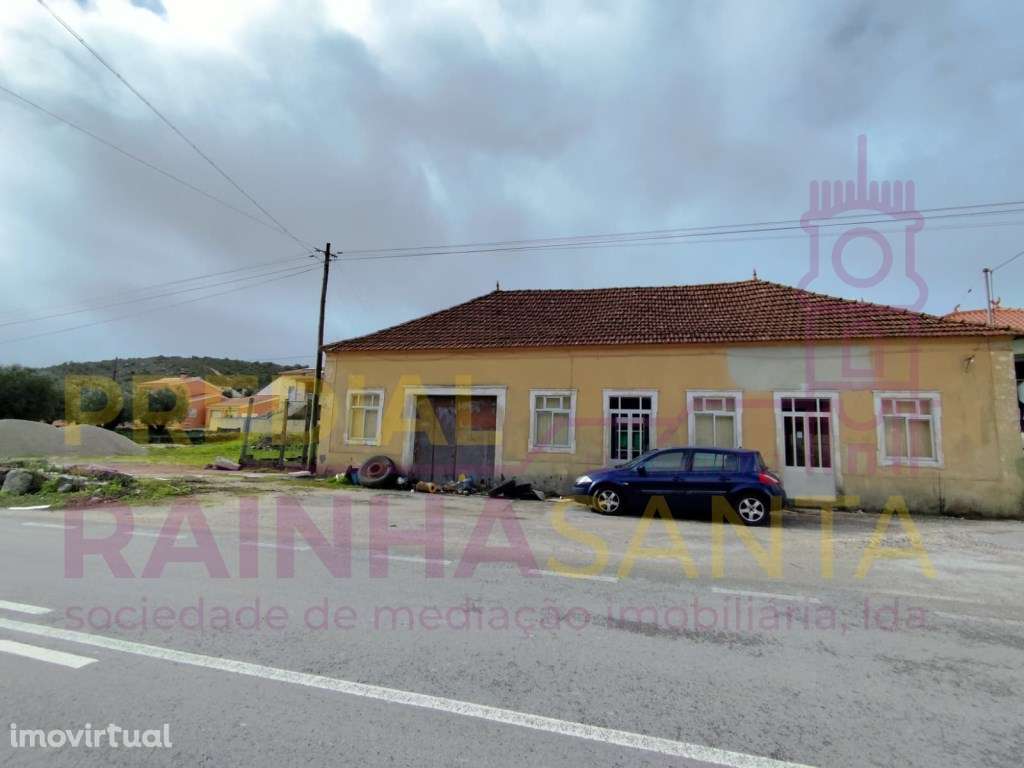 Imóvel para recuperar - Possibilidade de transformar em habitação - Grande imagem: 2/13