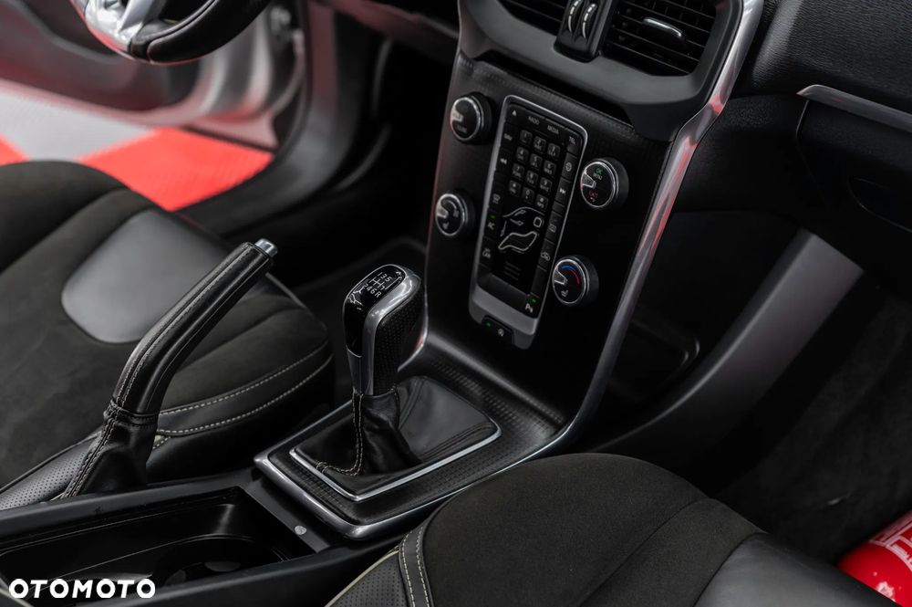 Volvo V40 D2 RDesign - 26