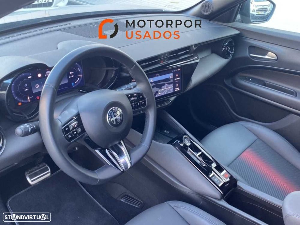 Alfa Romeo Junior 1.2 eDCT6 - 11