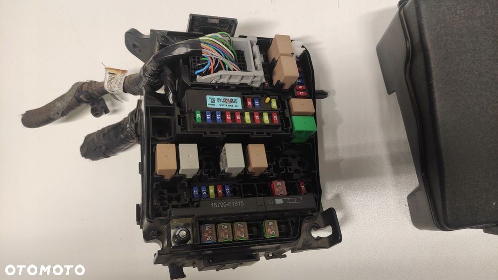 PUSZKA BEZPIECZNIKÓW INSTALACJA I30 II 1.4 G4FA BENZYNA 91205-A6944 - 3