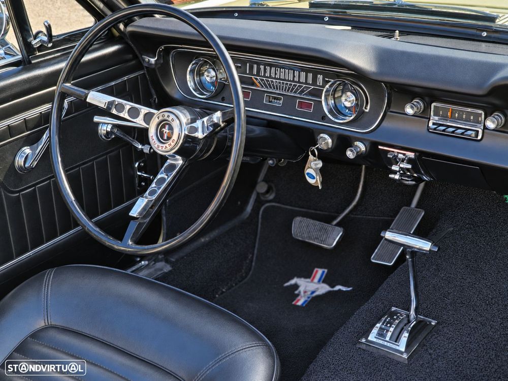 Ford Mustang - 35