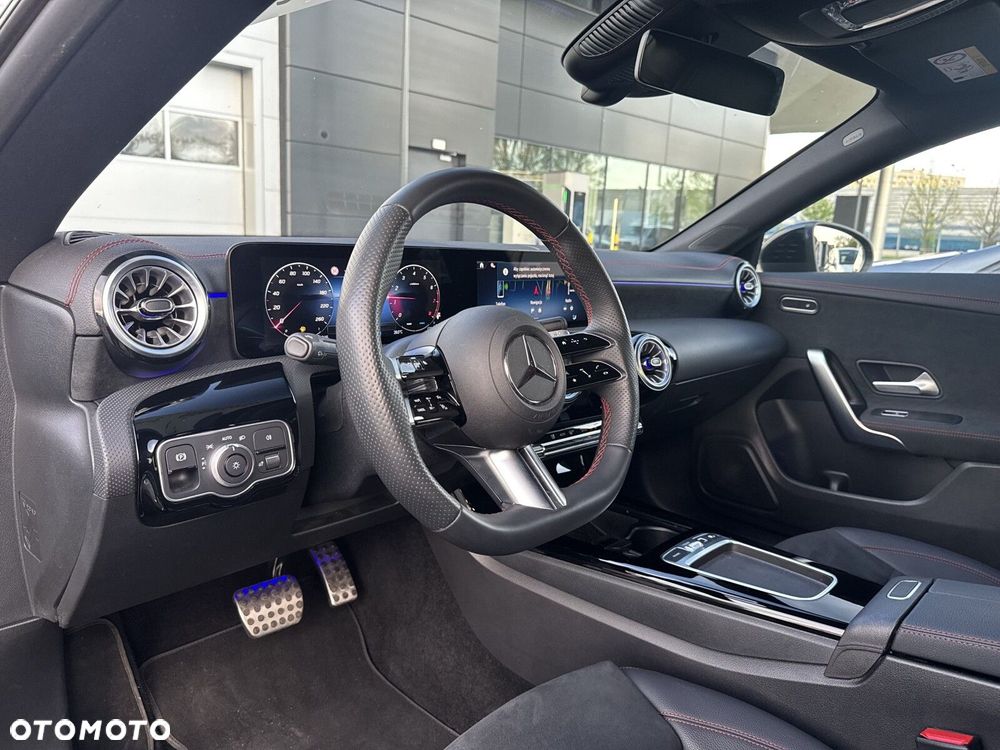 Mercedes-Benz CLA 200 AMG Line 7G-DCT - 13