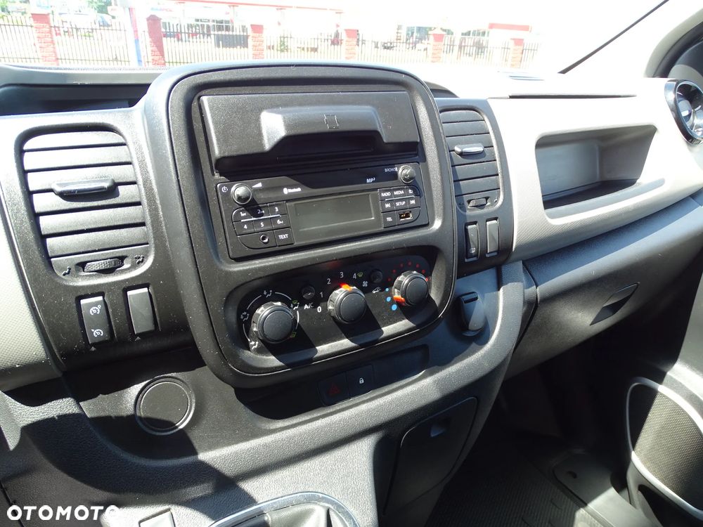 Nissan NV300 - 9