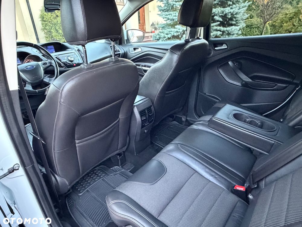 Ford Kuga 2.0 TDCi 2x4 Titanium - 14