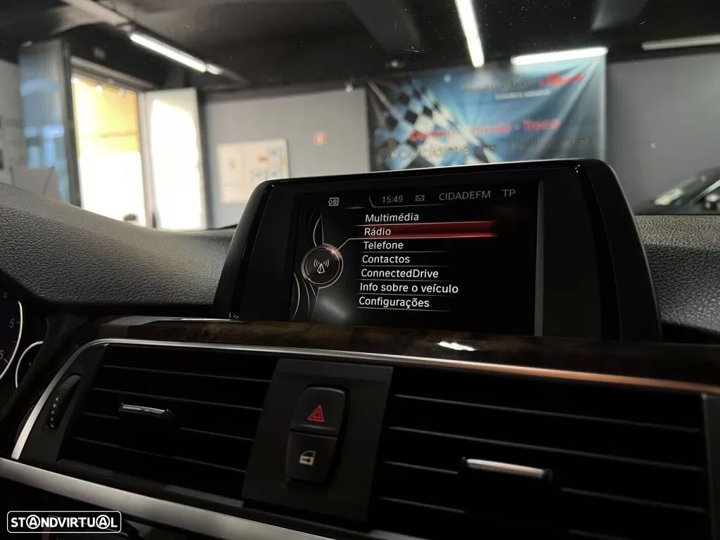 BMW 320 d Line Luxury Purity - 16