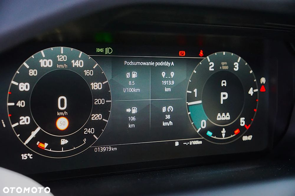 Land Rover Discovery Sport - 32